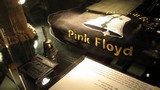 05- Pink Floyd - Oggetti da collezione per il disco 'The Division Bell'.JPG